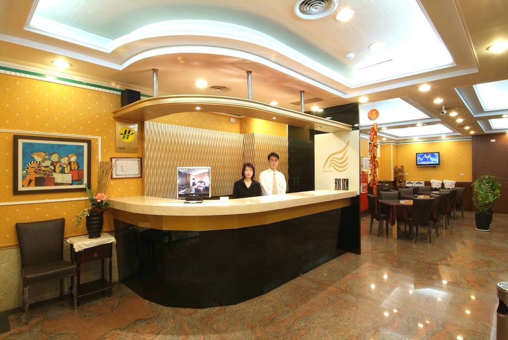 Golden Swallow Hotel Hsichu-stad Buitenkant foto