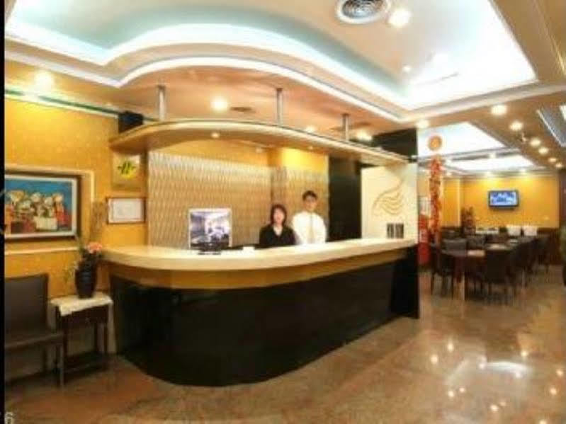 Golden Swallow Hotel Hsichu-stad Buitenkant foto